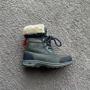 UGG Gray and Navy Boots with Cream Fur